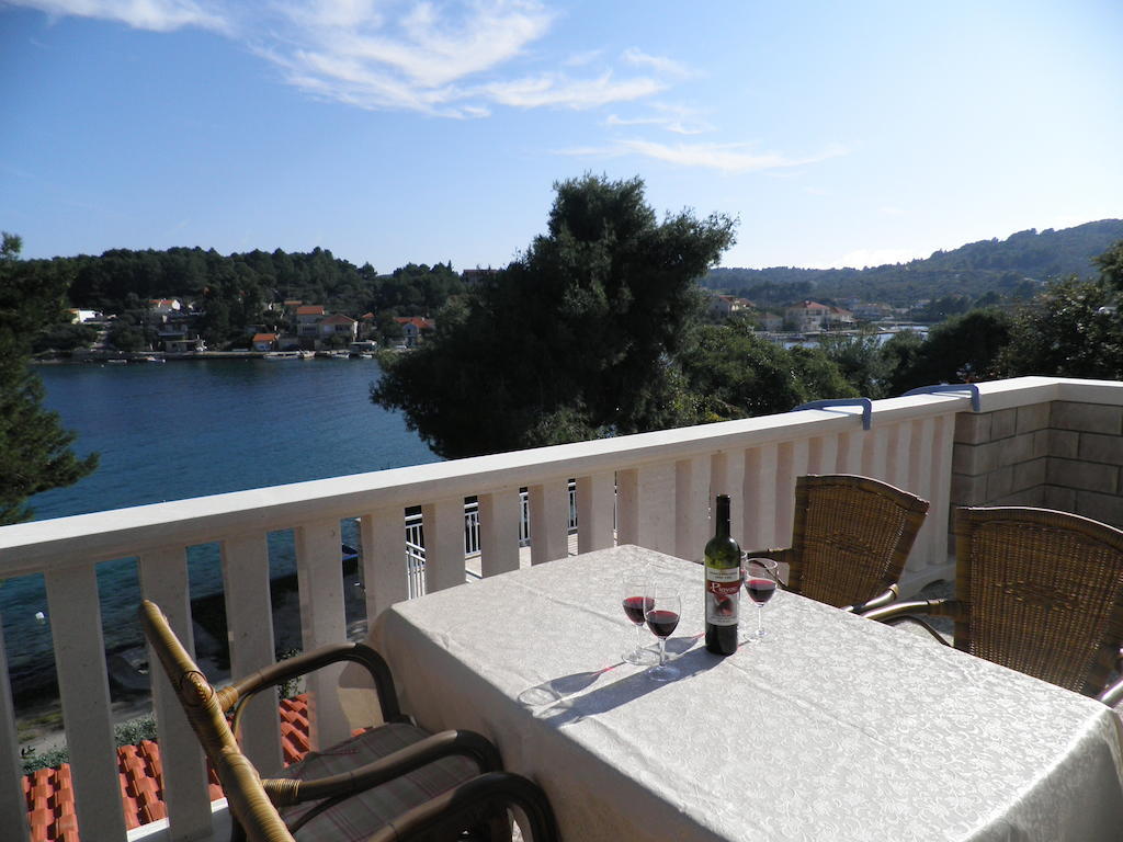 Apartments Holiday Lumbarda Pokoj fotografie
