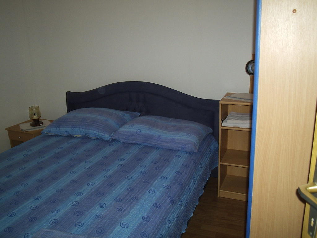 Apartments Holiday Lumbarda Pokoj fotografie
