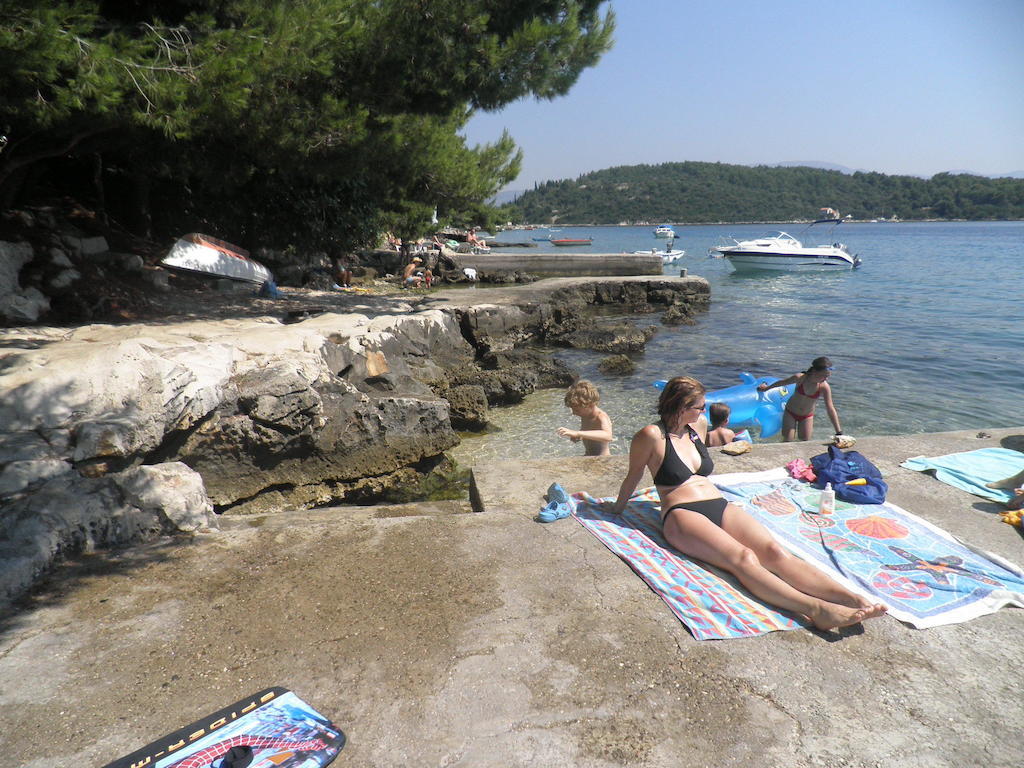 Apartments Holiday Lumbarda Pokoj fotografie