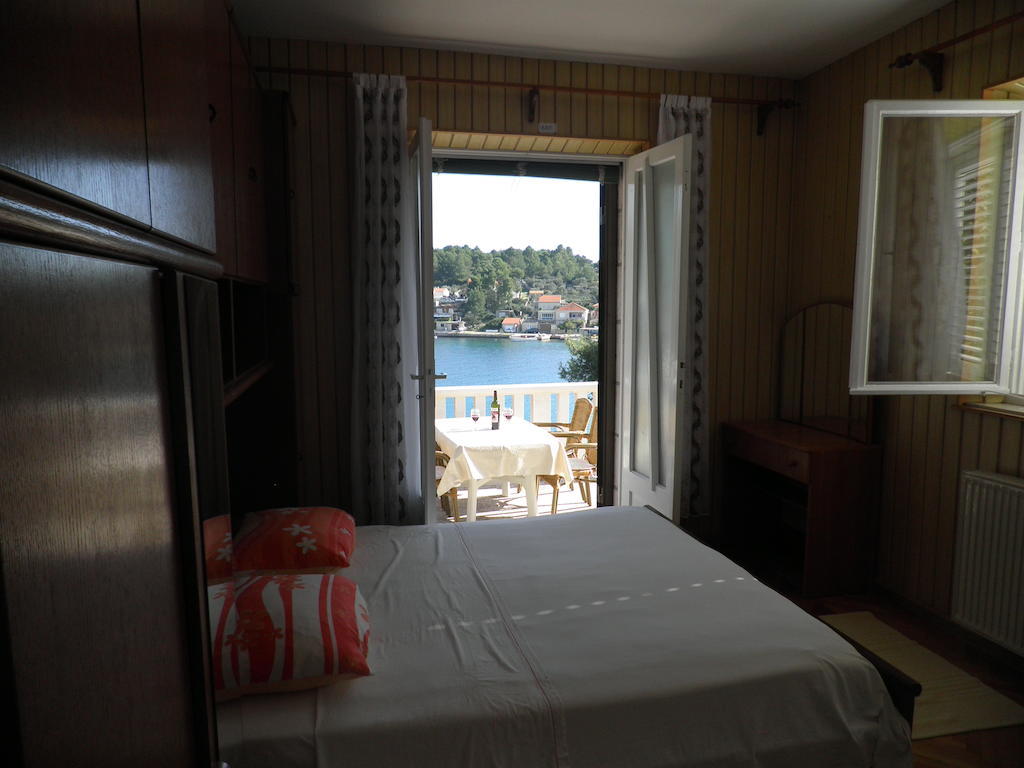 Apartments Holiday Lumbarda Pokoj fotografie